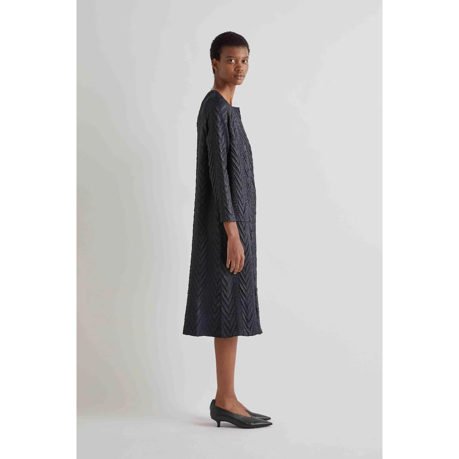 GIACCA LUNGA CON MOTIVO A TRECCIA