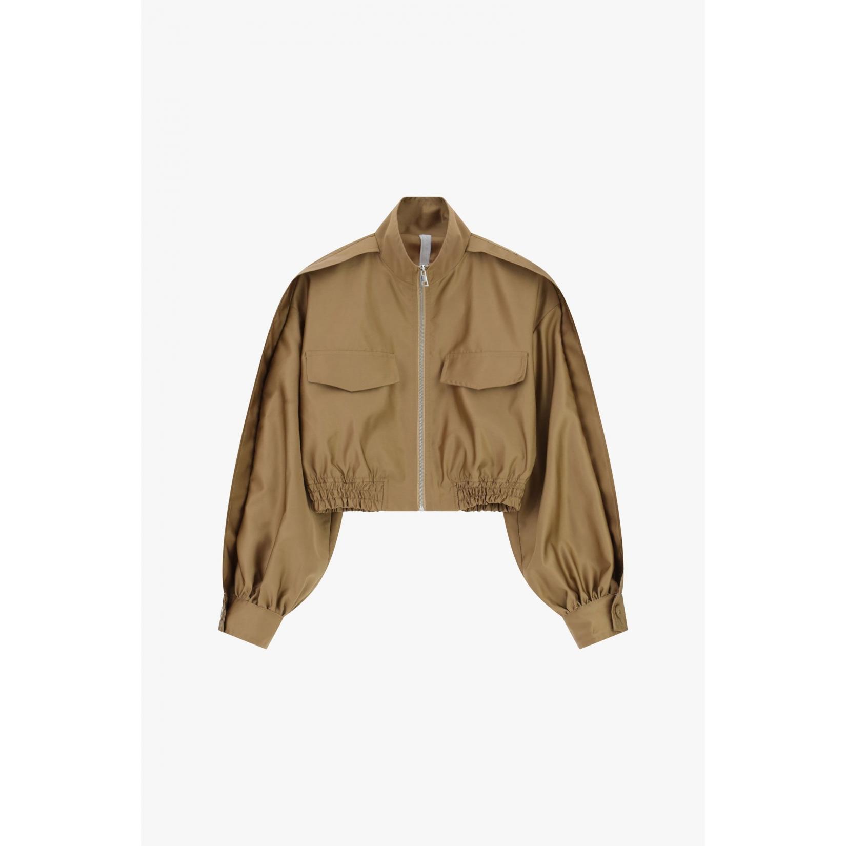 Bomber corto con tasche a patta e zip frontale