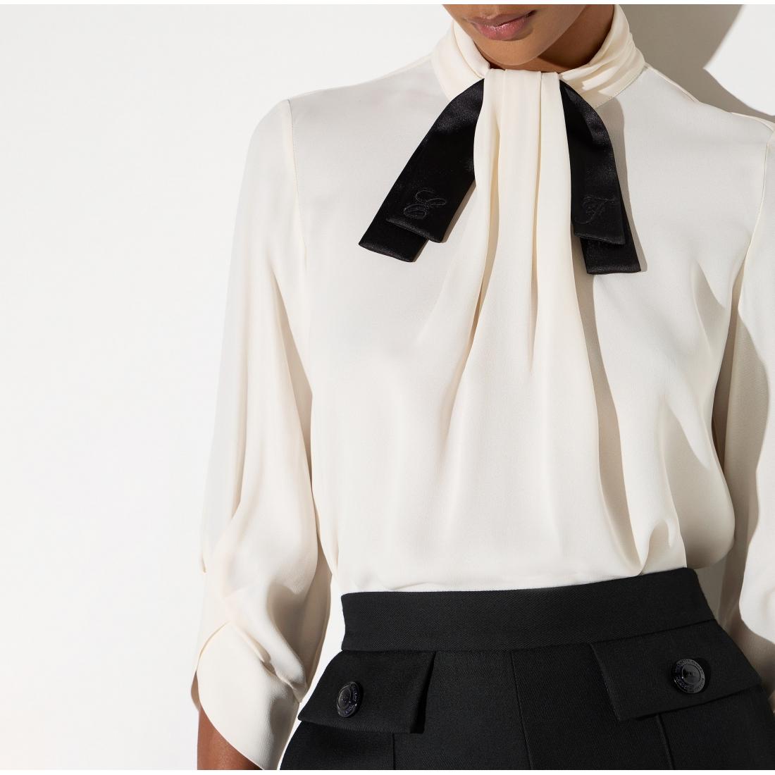 Blusa in georgette con cravattino