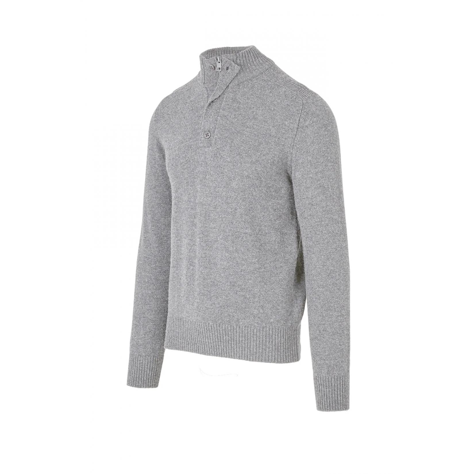 Maglione con collo alto in lana