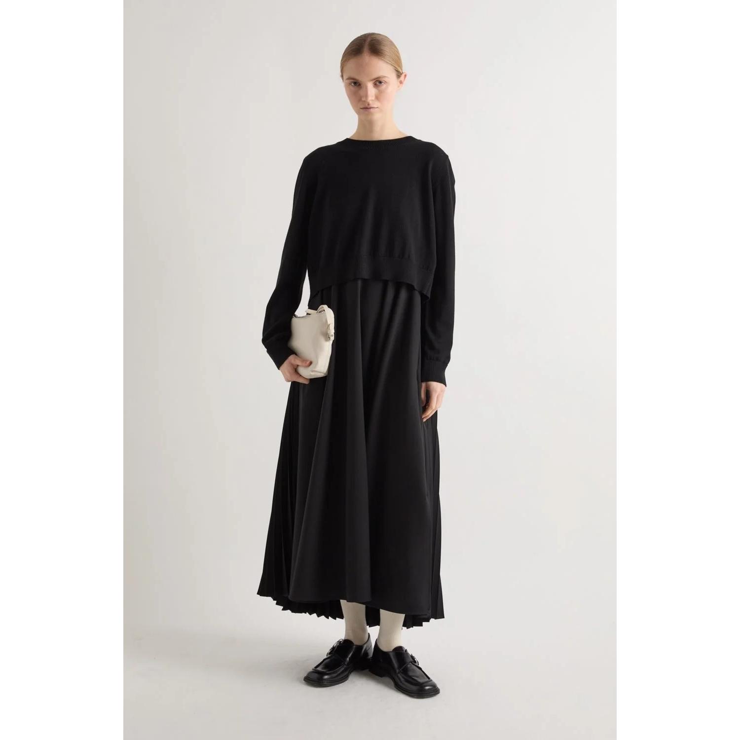 MAGLIA IN PURA LANA CON ABITO LUNGO ABBINATO