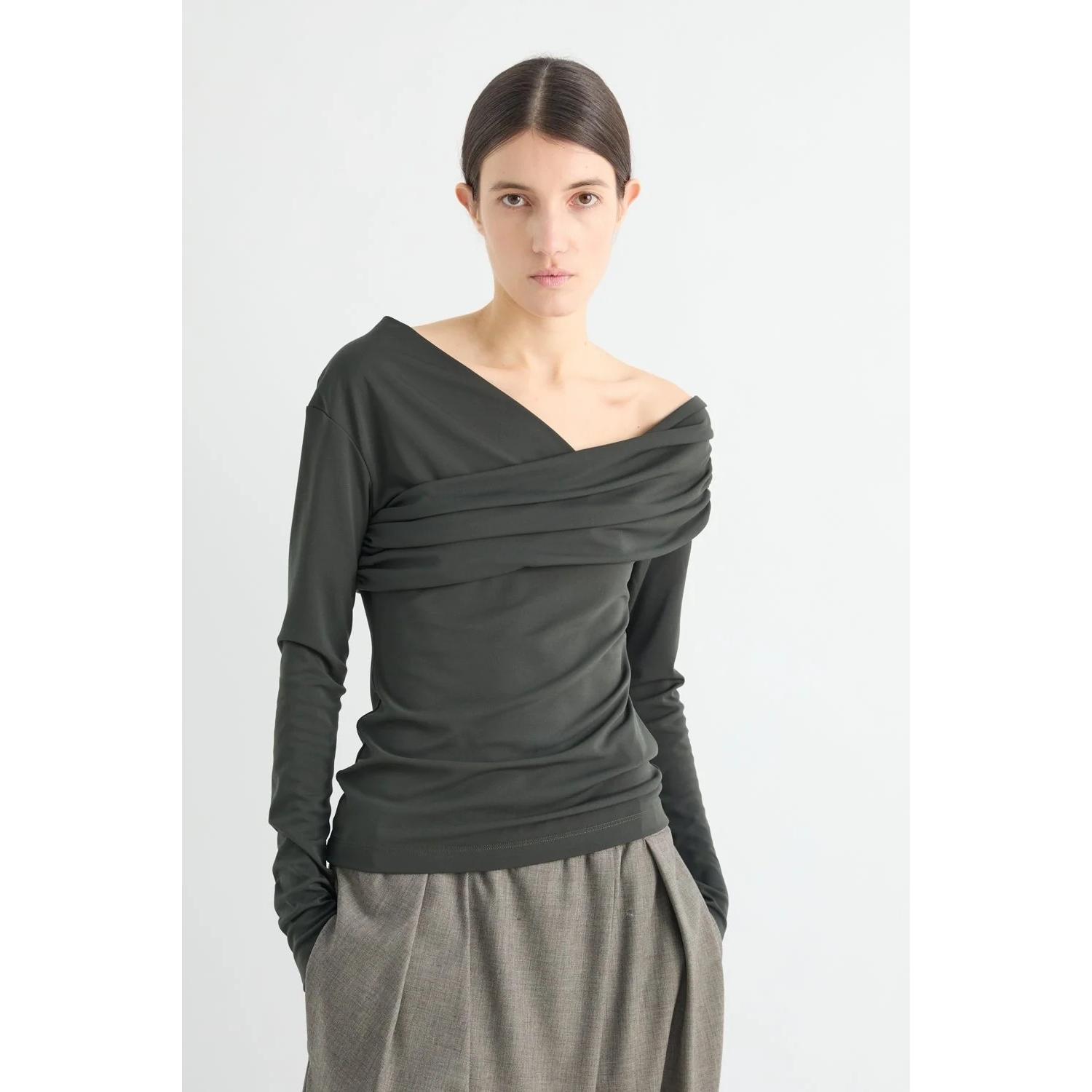 T-SHIRT CON SCOLLO INCROCIATO